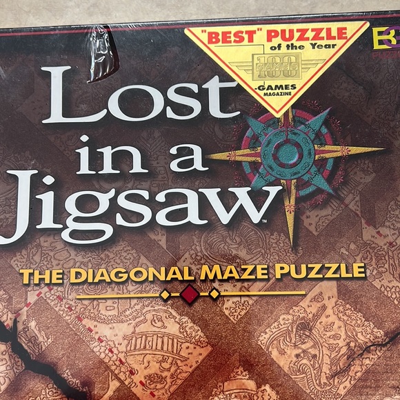 Lost In A Jigsaw Diagonal Maze Puzzle - Picture 2 of 6